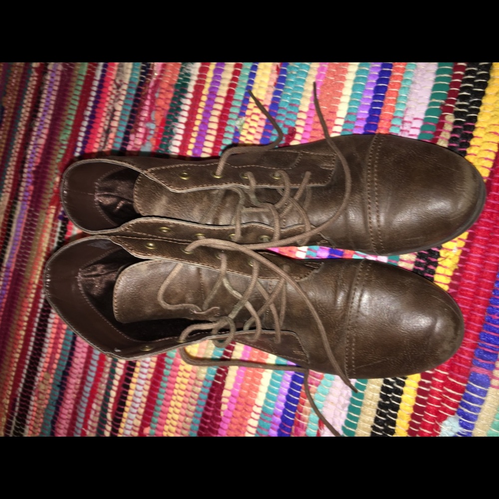 Saint John Bay brown combat boots 👢